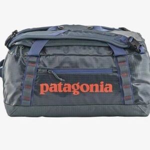 Patagonia Black Hole Duffel 40L – Plume Gray (New w/ Tags)